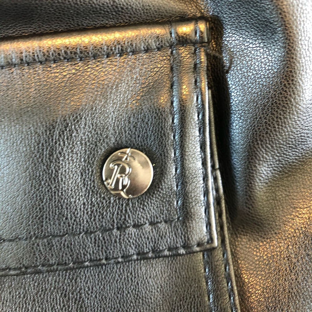 Shorts - Picture 8 of 11